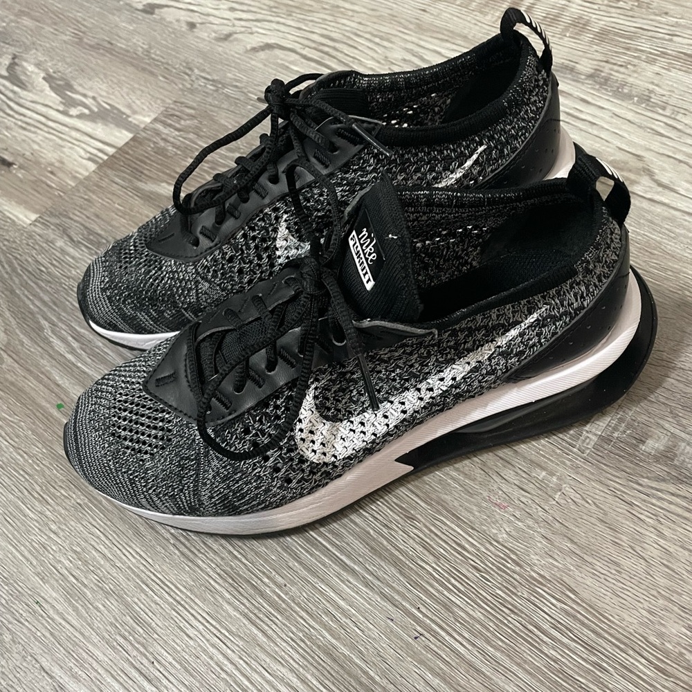 Nike Black and White airmax flyknit racers